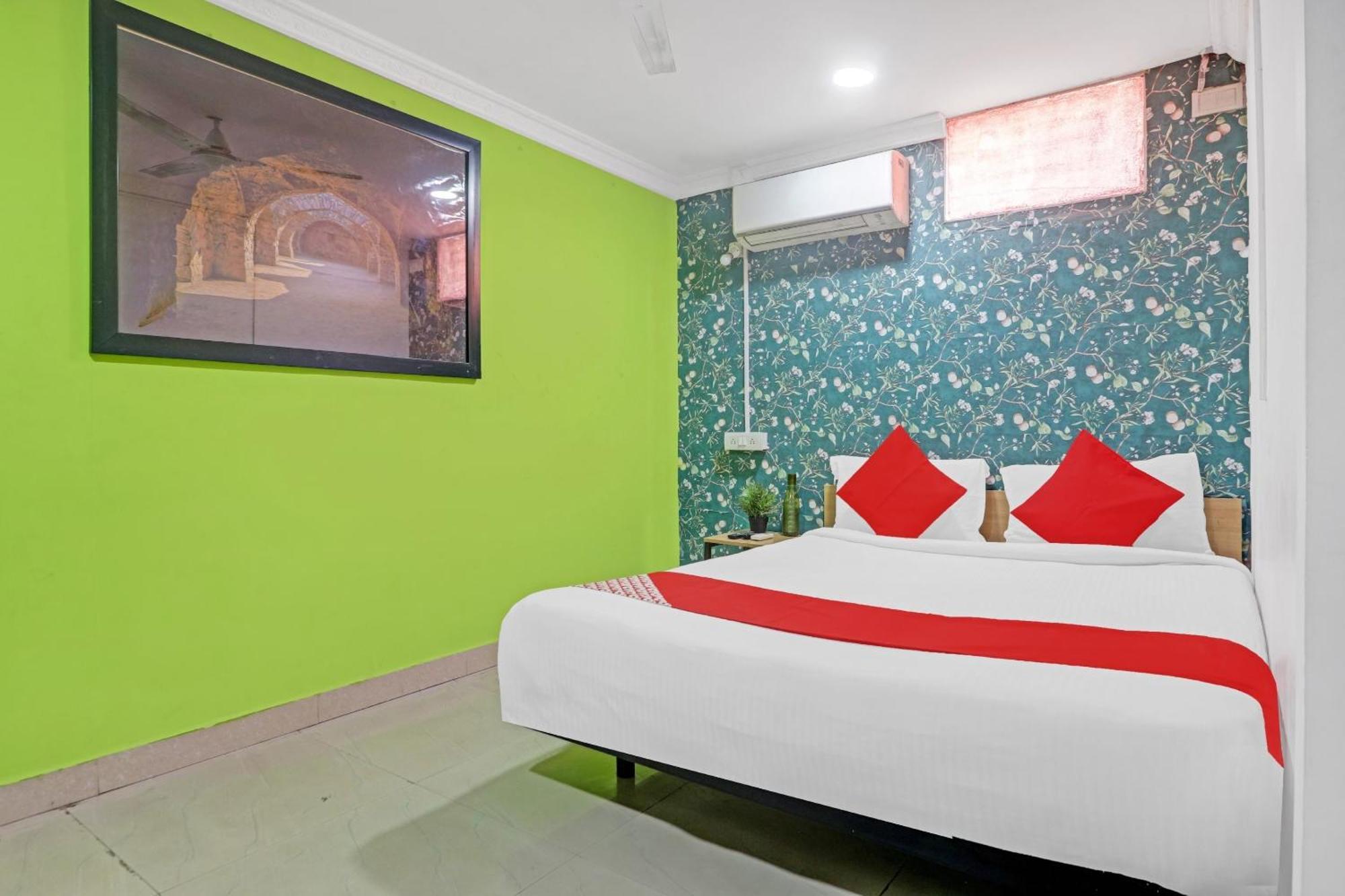 Hotel O New Lakeview Palace Hyderabad Exterior foto